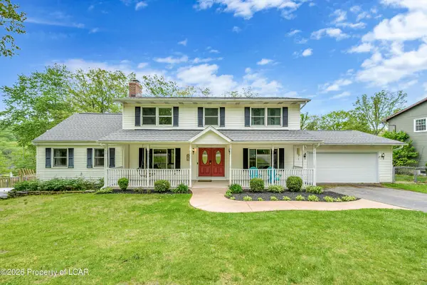 19 Colonels Ridge Road, Mountain Top, PA 18707
