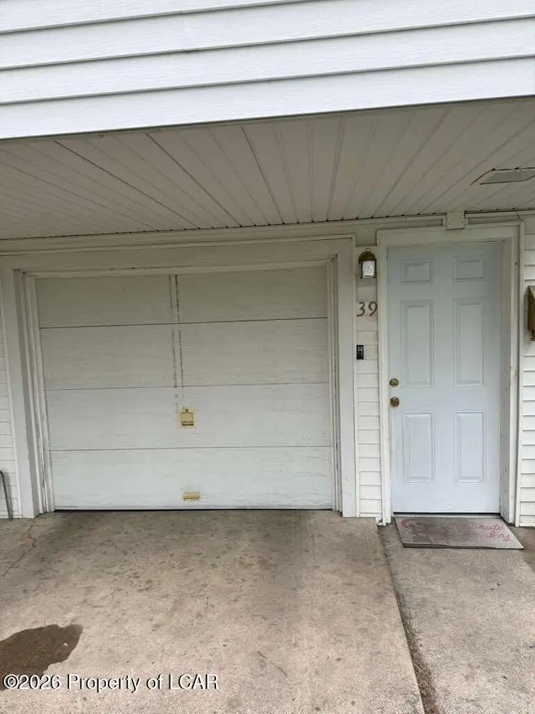 39 Atherton Drive, Wyoming, PA 18644 - #3