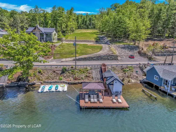 863 Lakeside Drive, Harveys Lake, PA 18618