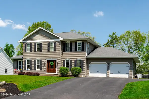 6 Old Orchard Lane, Mountain Top, PA 18707