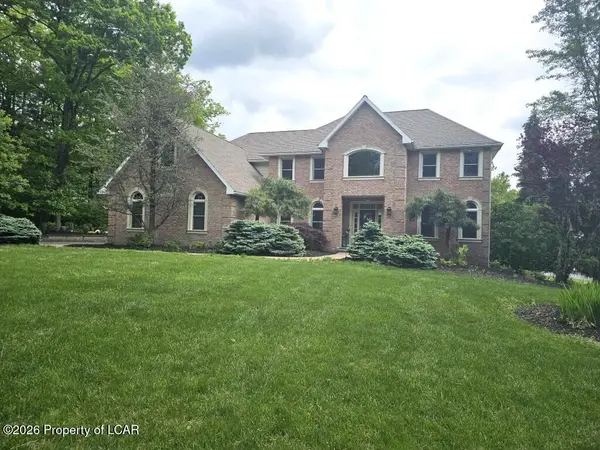 7 Winterberry Drive, Dallas, PA 18612