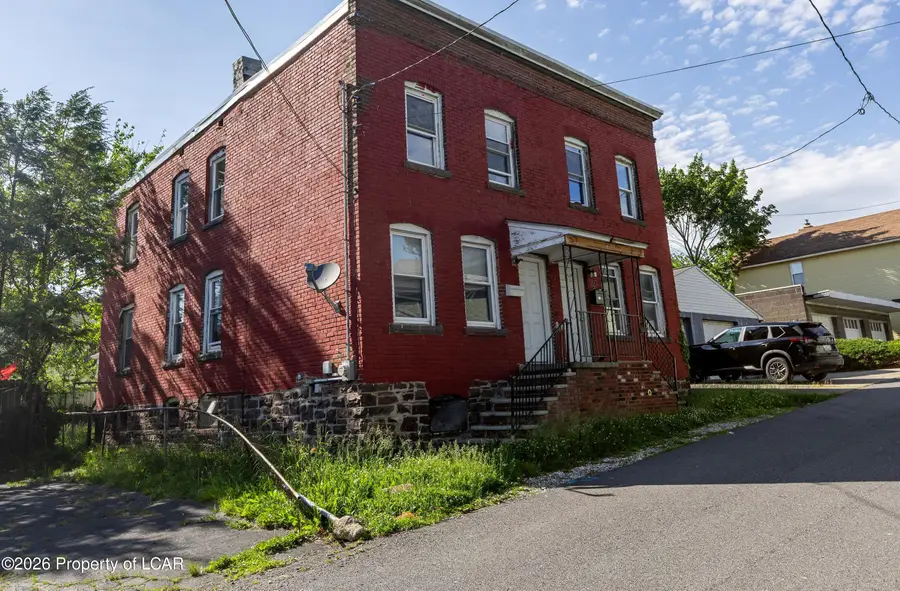 27 Oakwood Lane, Wilkes Barre, PA 18702 - #3