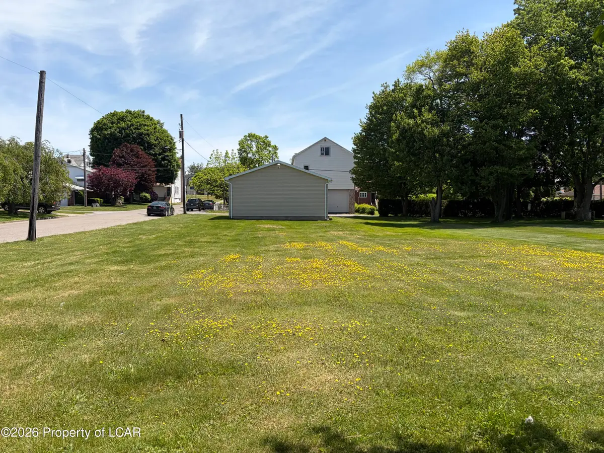 929 Lincoln Street, Hazleton, PA 18201 - #1