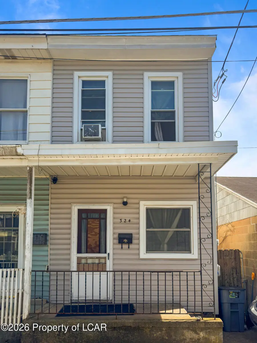 324 Arlington Street, Shenandoah, PA 17976 - #2