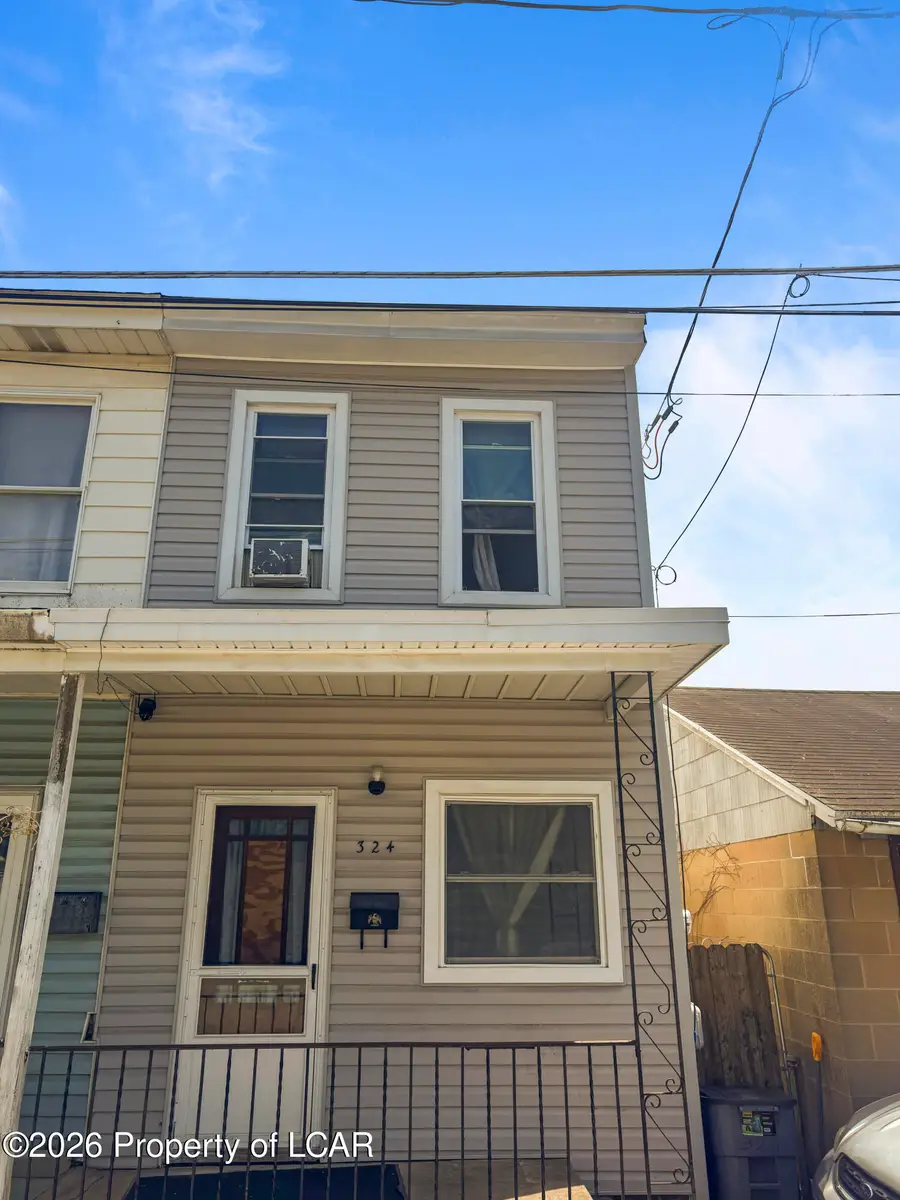 324 Arlington Street, Shenandoah, PA 17976 - #3