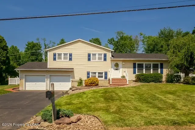 23 Pear Tree Lane, Dallas, PA 18612 - #2