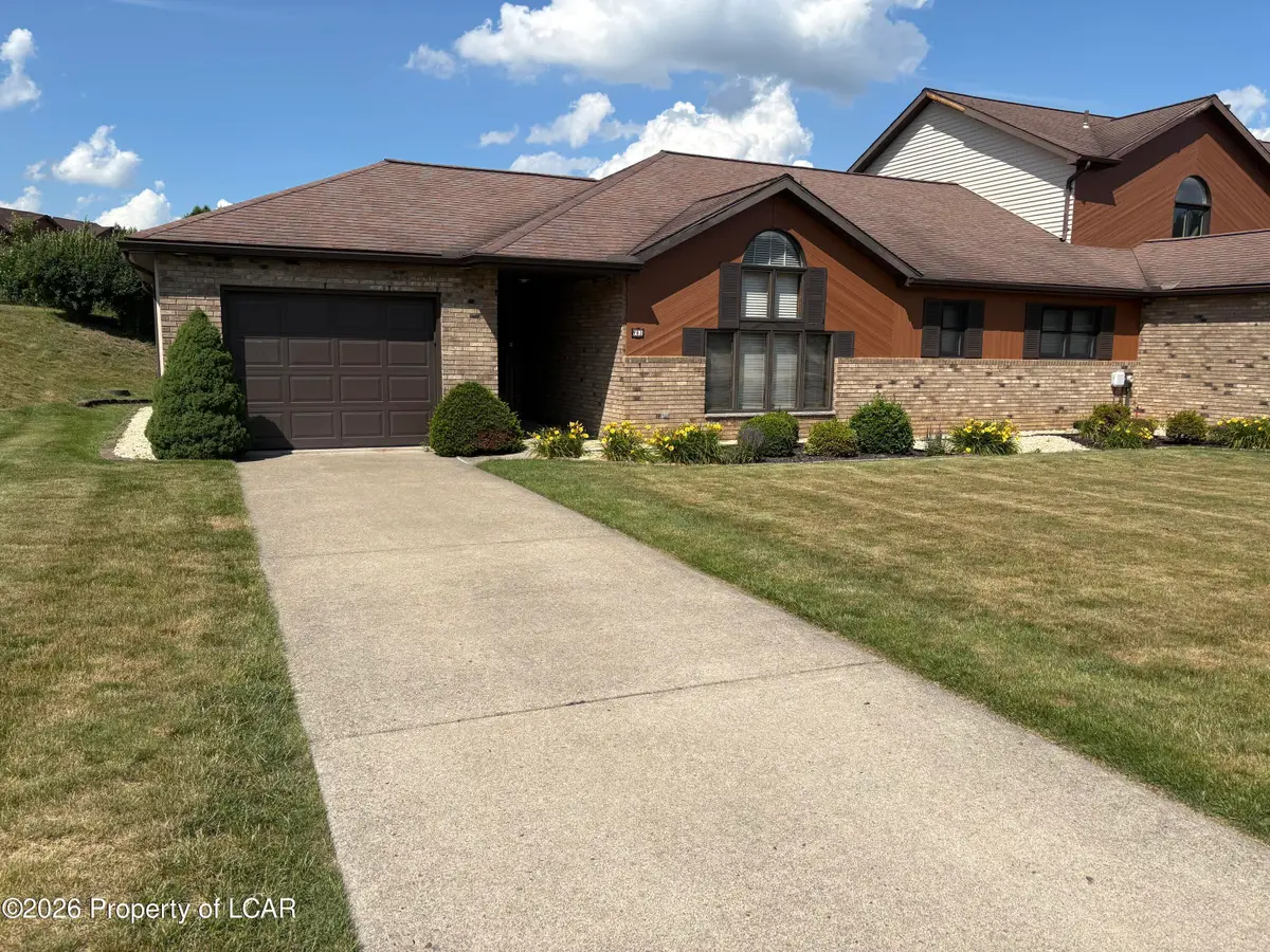 61 Countrywood Road, Hanover, PA 18706 - #1