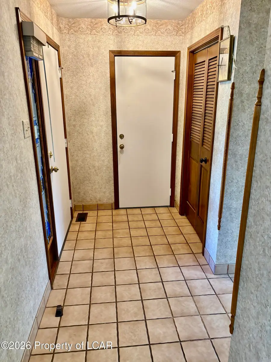 61 Countrywood Road, Hanover, PA 18706 - #3