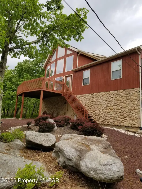 228 Pine Valley Lane, Hazle Twp, PA 18202
