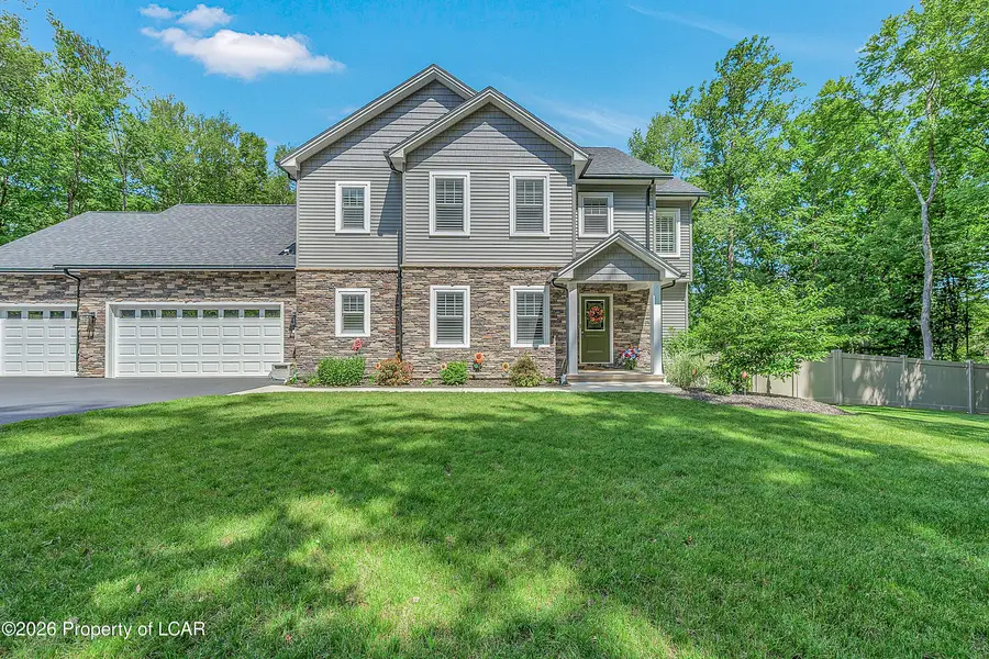 330 Deer Run Drive, Mountain Top, PA 18707 - #2