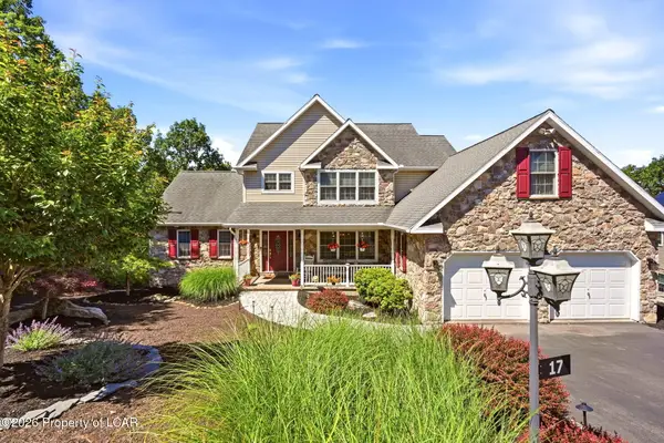 17 Mohican Court, Hazleton, PA 18202