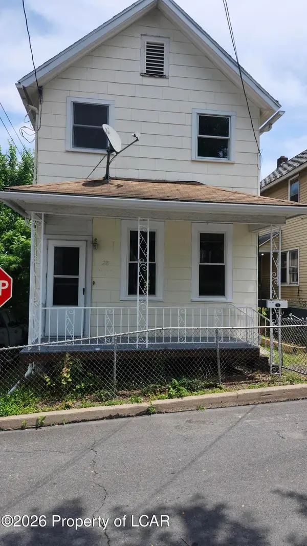 28 Farley Lane, Wilkes-Barre, PA 18702