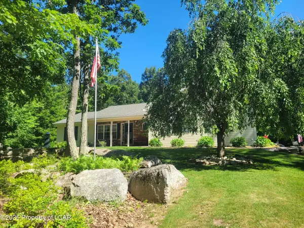 406 Mountain Side Drive, Sugarloaf, PA 18249