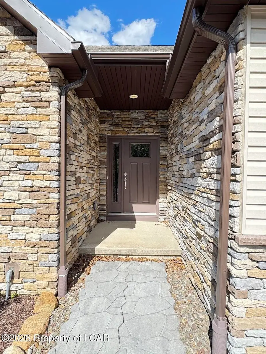 9 Tulip Tree Lane, Hazleton, PA 18202 - #2