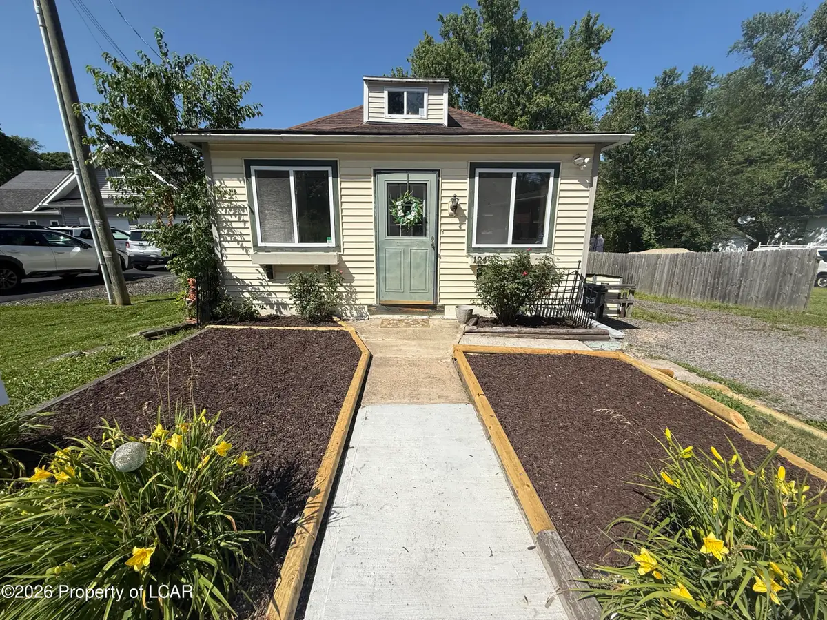 124 Old Lake Road, Dallas, PA 18612 - #1