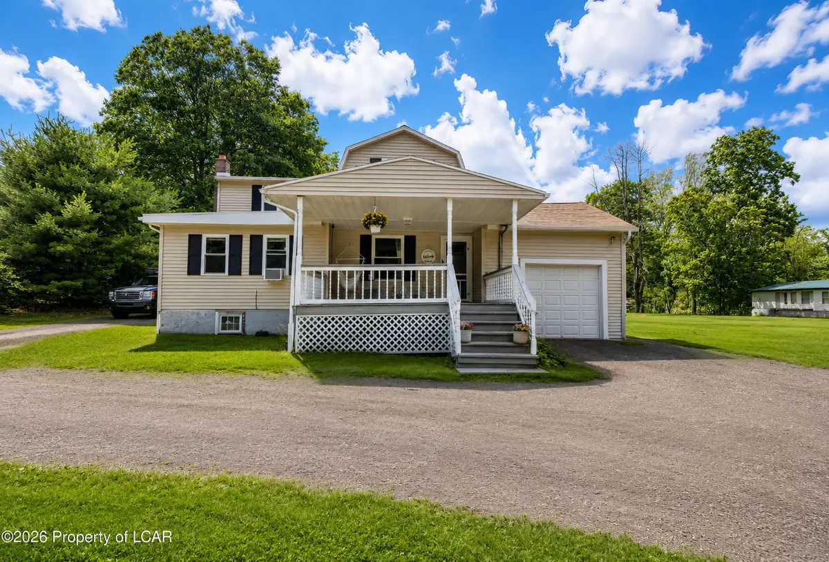 834 Demunds Road, Dallas, PA 18612 - #1