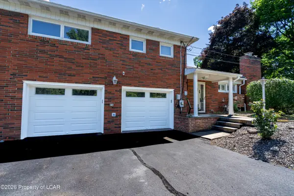 361 Upper Demunds Road, Dallas, PA 18612