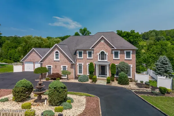 41 Somerfields Drive, Wyoming, PA 18644