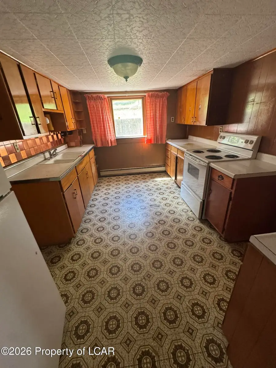 140 Orwigsburg Street, Tamaqua, PA 18252 - #2