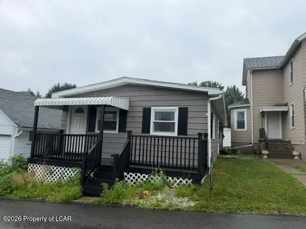 98 Rose Lane, Old Forge, PA 18518