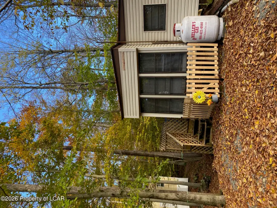 546 Dogwood Lane, Moscow, PA 18444 - Image #2