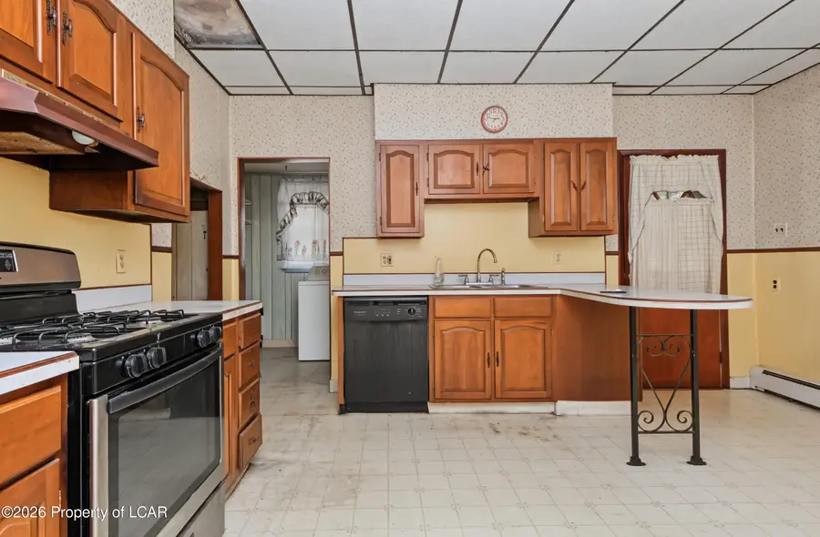31 Oak Street, Wilkes Barre, PA 18702 - #2