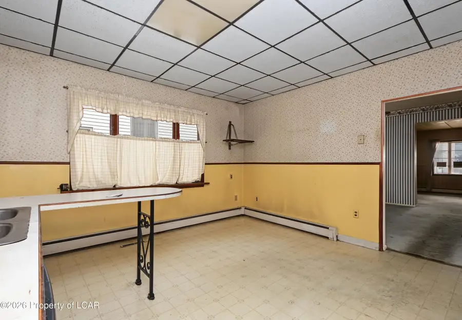 31 Oak Street, Wilkes Barre, PA 18702 - #3