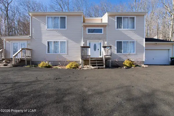 27 Brunswick Drive, Mt Pocono, PA 18344