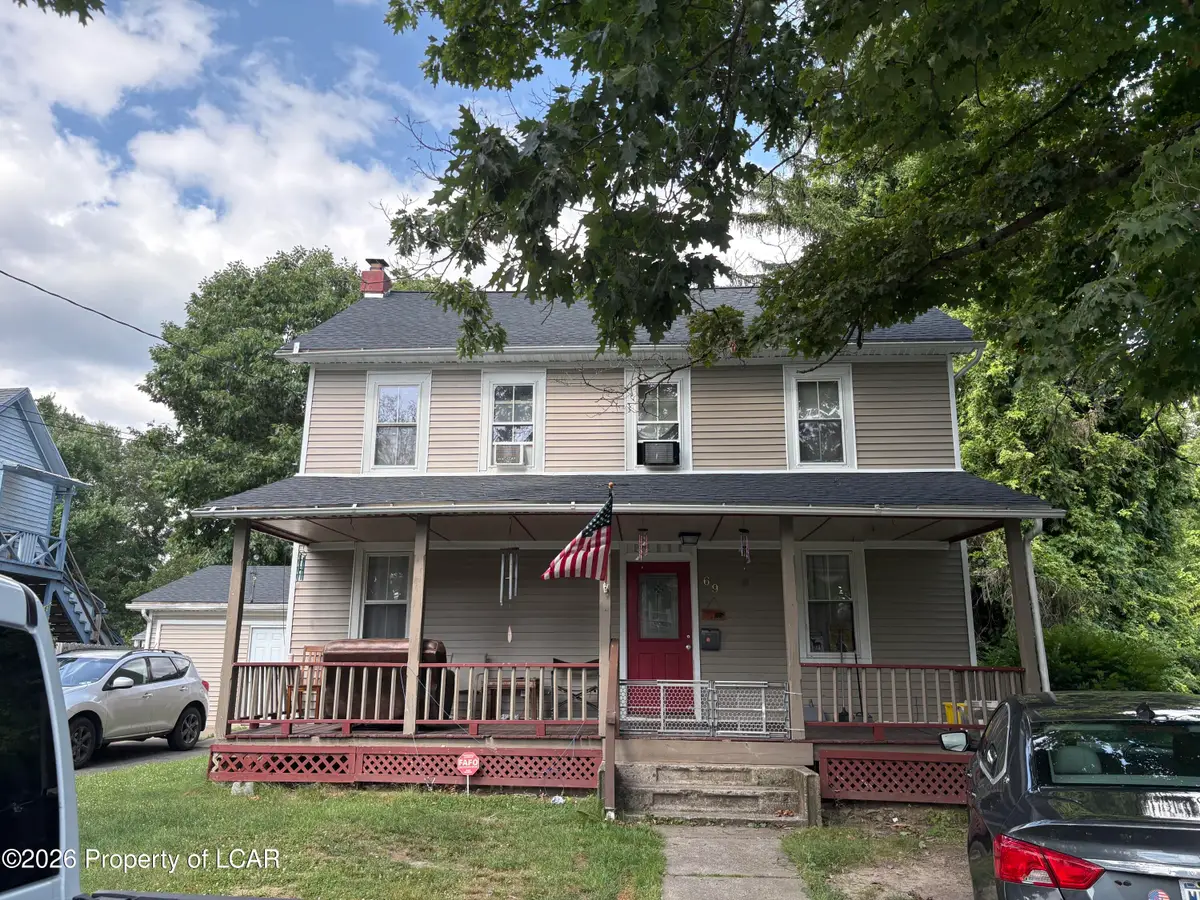 69 Woodlawn Avenue, Dallas, PA 18612 - #1