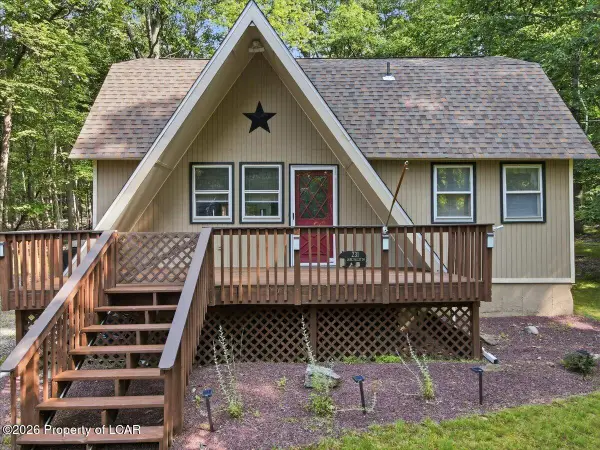 231 Lake Valley Drive, Hazleton, PA 18202