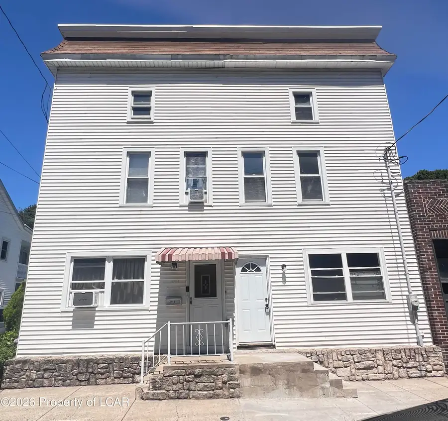 217 Rowe Street, Tamaqua, PA 18252 - #2