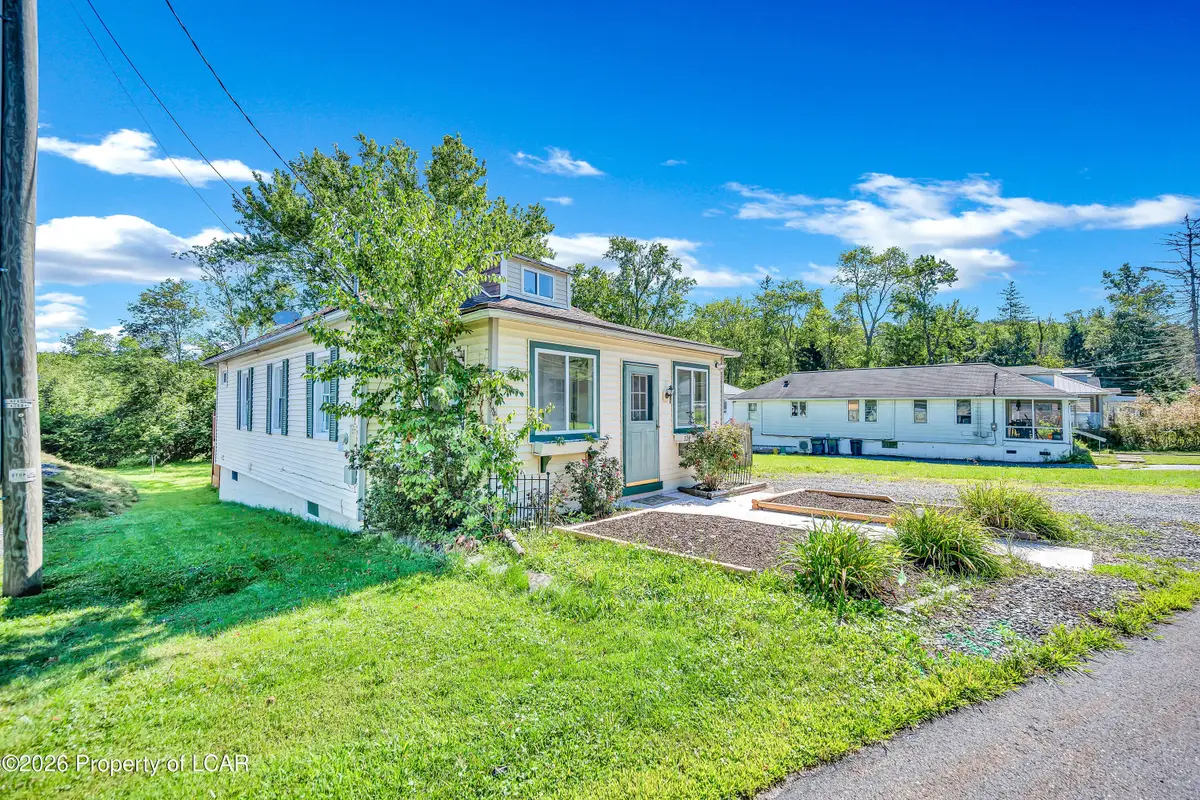 124 Old Lake Road, Dallas, PA 18612 - #1