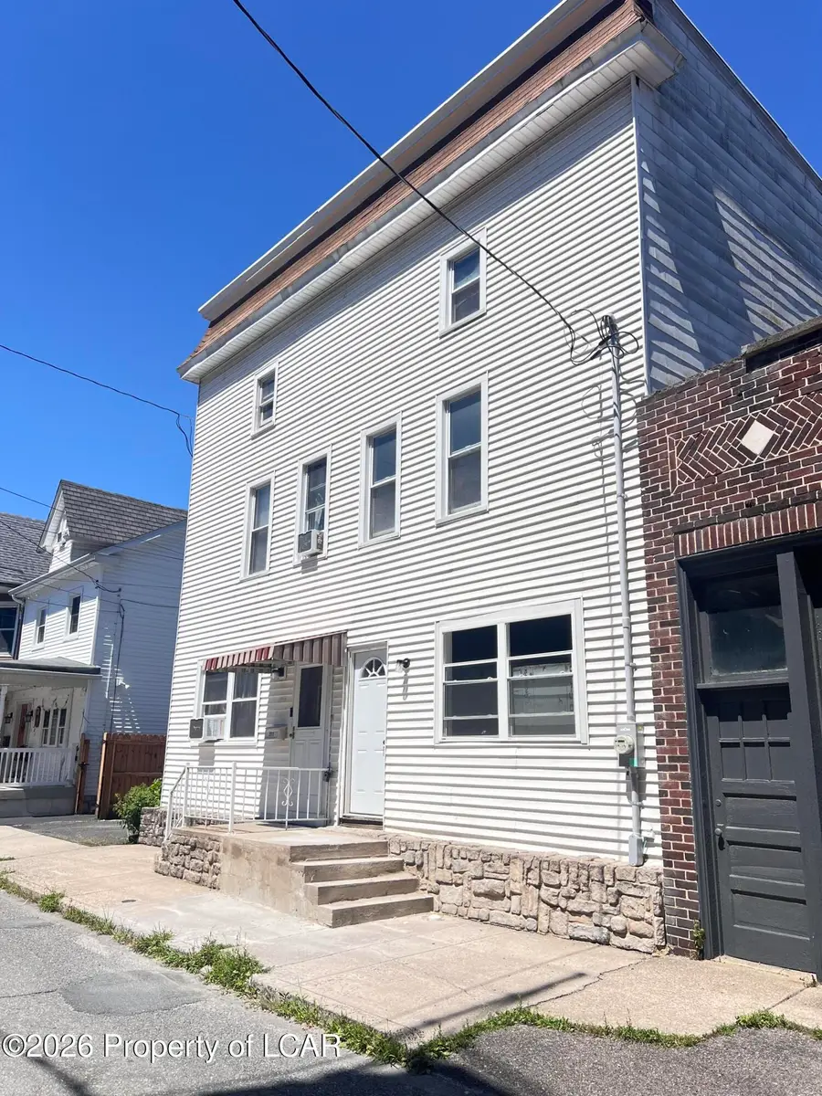 215 Rowe Street, Tamaqua, PA 18252 - #2