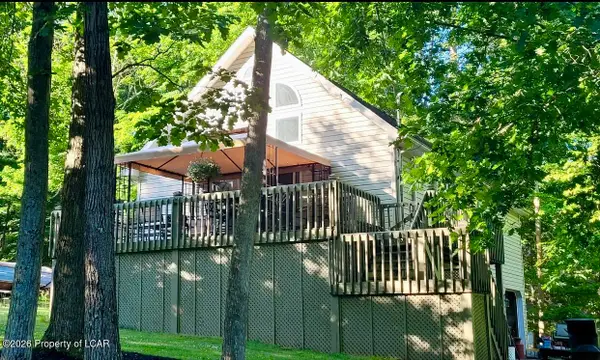 202 Trapper Springs Circle, Drums, PA 18222