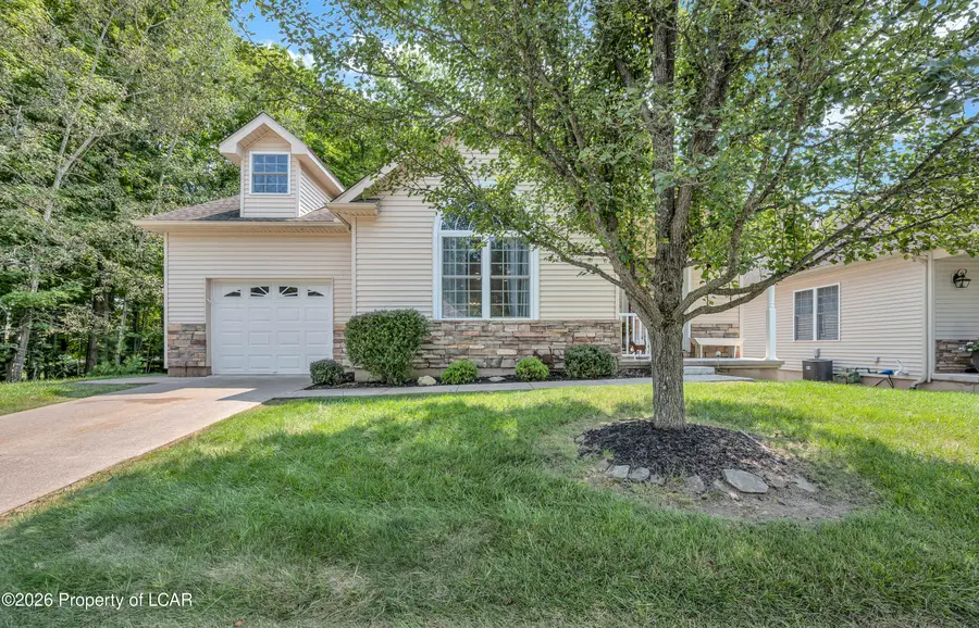 36 Greenbriar Drive, Dallas, PA 18612 - #2