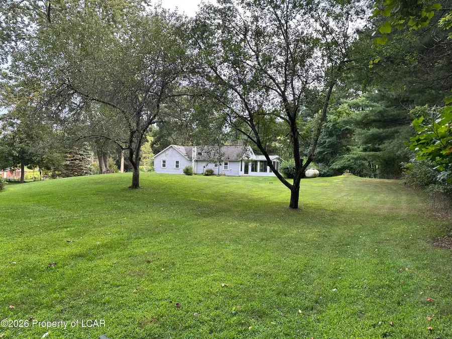125 Maple Tree Road, Dallas, PA 18612 - #3
