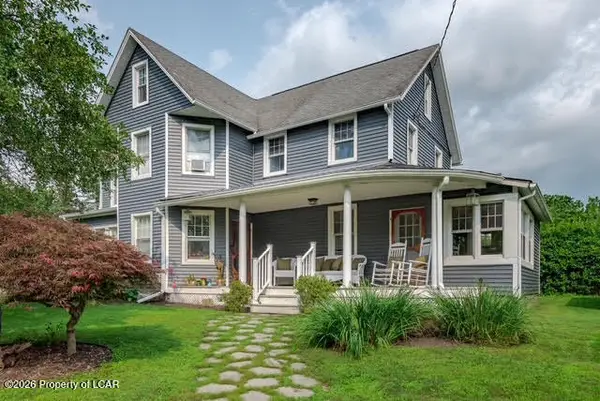 31 Parsonage Street, Dallas, PA 18612