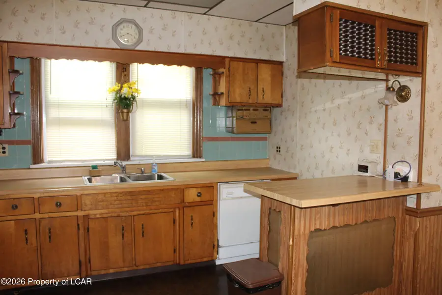 319 Diamond Avenue, Hazleton, PA 18201 - #3