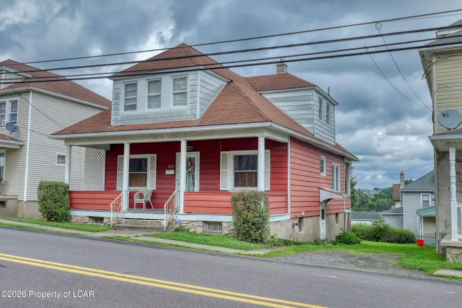 209 Robert Street, Nanticoke, PA 18634 - #2