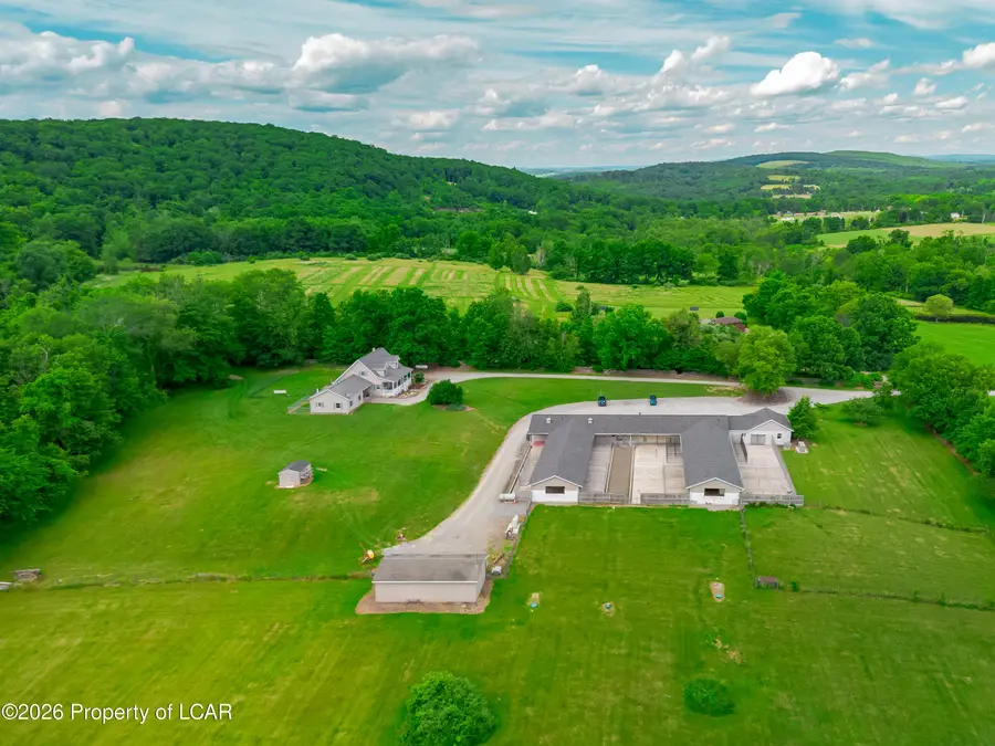 175 Decoverly Lane, Falls, PA 18615 - #2