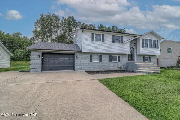 132 Northpoint Drive, Olyphant, PA 18447