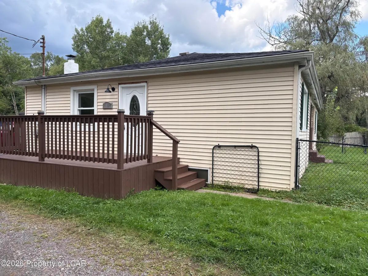 1048 Lower Demunds Road, Dallas, PA 18612 - #1