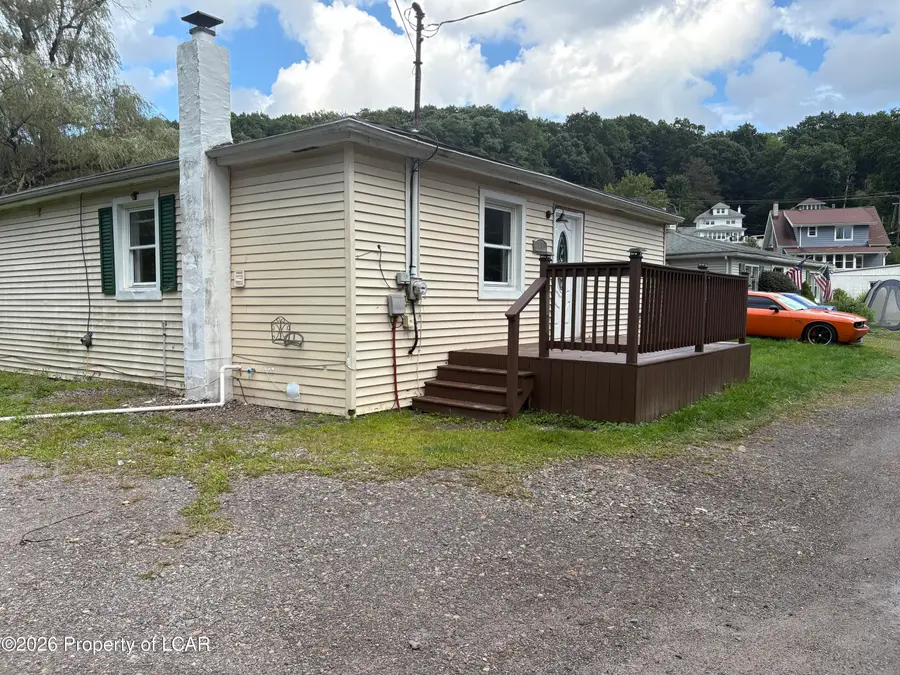 1048 Lower Demunds Road, Dallas, PA 18612 - #2