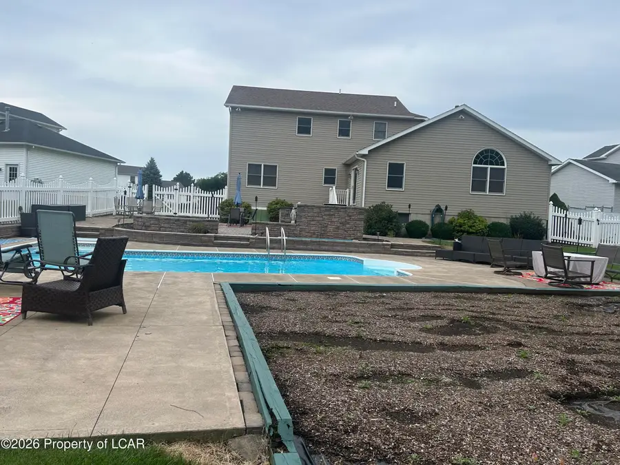 223 Red Coat Lane, Hanover, PA 18706 - #2