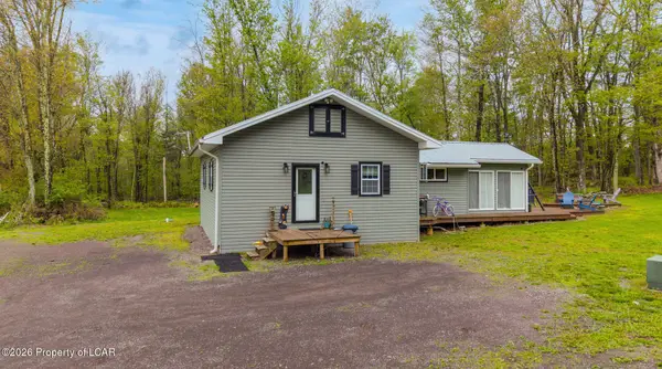 1425 Meeker Road, Dallas, PA 18612