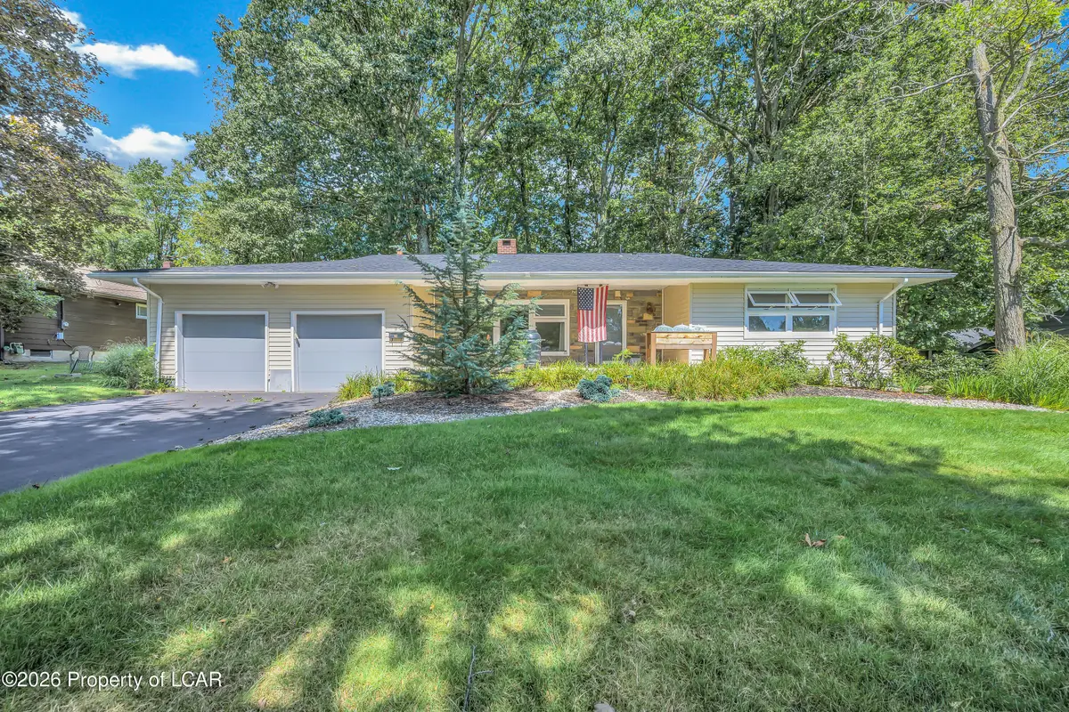28 Garden Avenue, Mountain Top, PA 18707 - #1