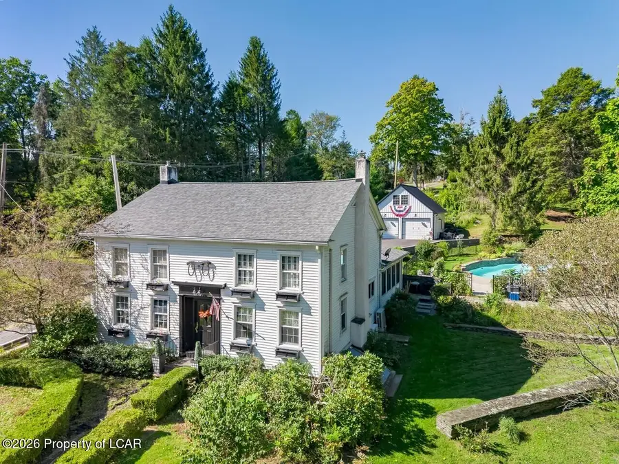 211 Overbrook Avenue, Dallas, PA 18612 - #2