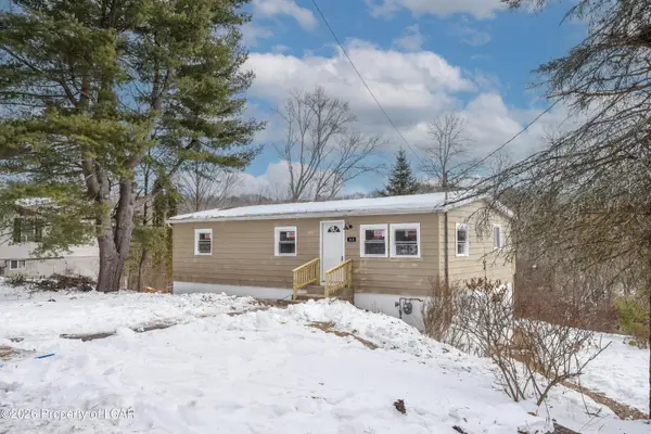 65 Oval Drive, Dallas, PA 18612