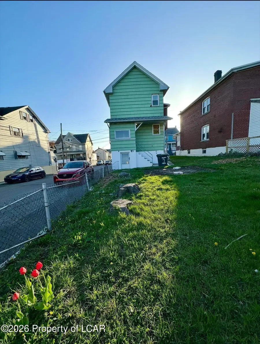 261 Seybert Street, Hazleton, PA 18201 - #3