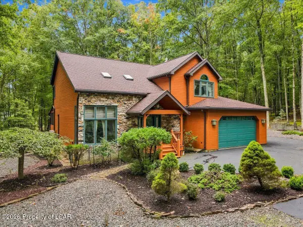 584 Huron Circle, Hazleton, PA 18202